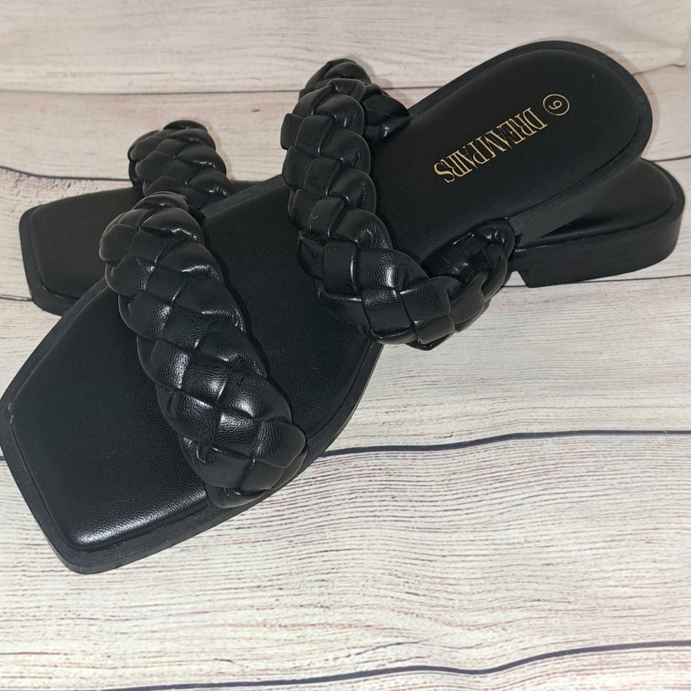 Dream Pairs Size 9 sandals